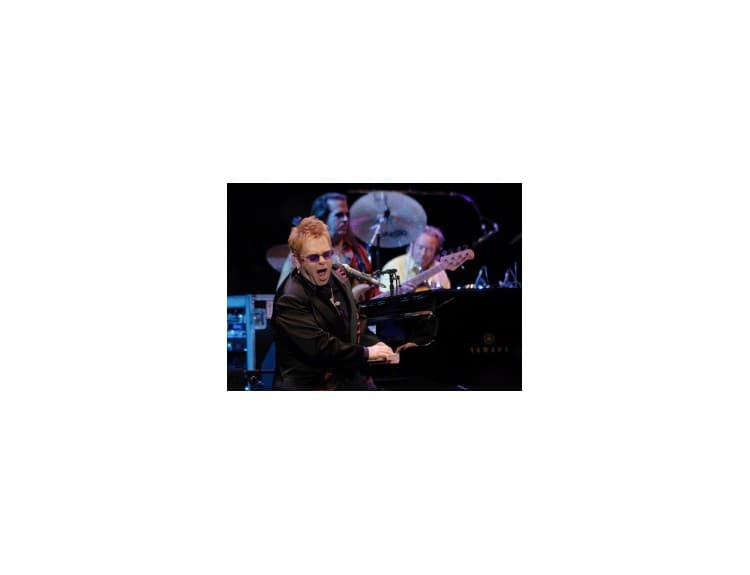 Elton John hrá na klavír v novej skladbe od Alice In Chains