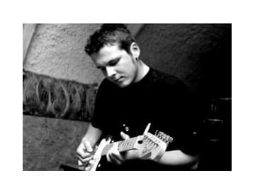 David Kollar: prešovský gitarový fenomén na turné s medzinárodným projektom David Kollar: prešovský gitarový fenomén na turné s medzinárodným projektom
