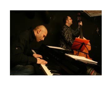 Jazzový klavirista a producent Tomáš Gajlík pokrstil debutový album More Than One Way Jazzový klavirista a producent Tomáš Gajlík pokrstil debutový album More Than One Way