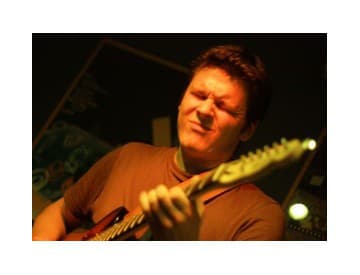 Gitarista David Kollar skladá filmovú hudbu ako na bežiacom páse
