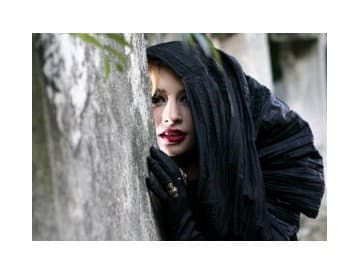 FOTO: Mária Čírová nakrúcala na cintoríne hororový videoklip