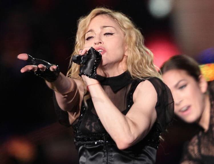 Zatkli muža zodpovedného za únik Madonninej piesne na internet