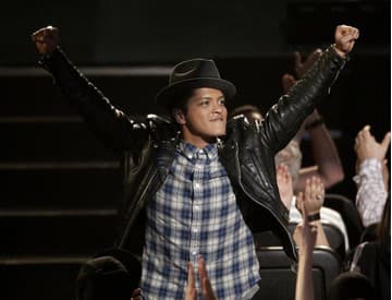 Bruno Mars na vyhlasovaní nominácií na Grammy