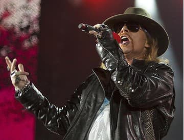 Axl Rose z Guns N' Roses na koncert v Abu Dhabi