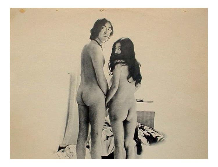 Vydražia nahé fotky Johna Lennona a Yoko Ono