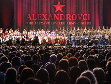 Najviac ľudí na jednom pódiu: Alexandrovci vytvorili slovenský rekord!