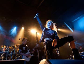 Švédska kapela Arch Enemy vystúpi na Terchovskom budzogáni