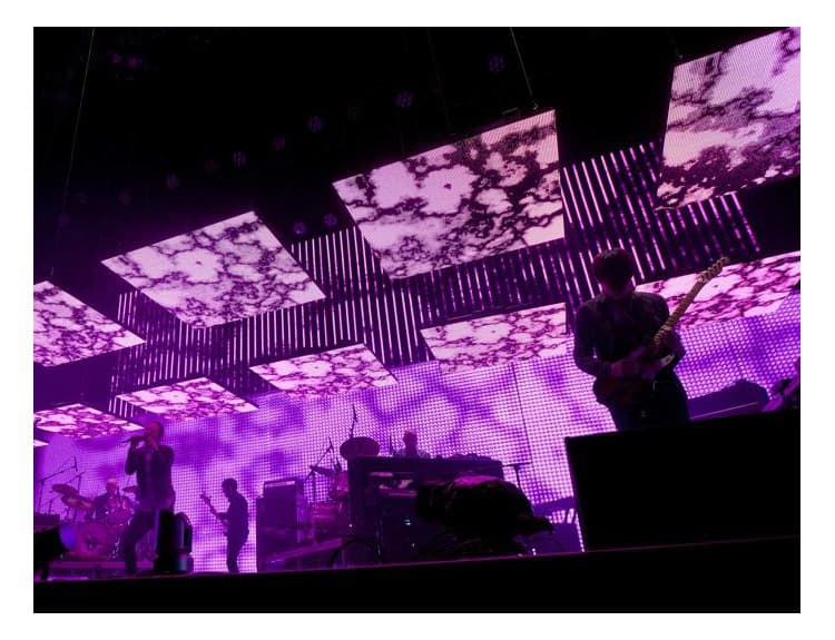 Radiohead po tragédii odložili niekoľko koncertov európskeho turné