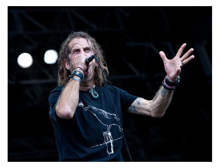 Praha: Speváka z Lamb of God zatkli, čelí obvineniu zo zabitia fanúšika