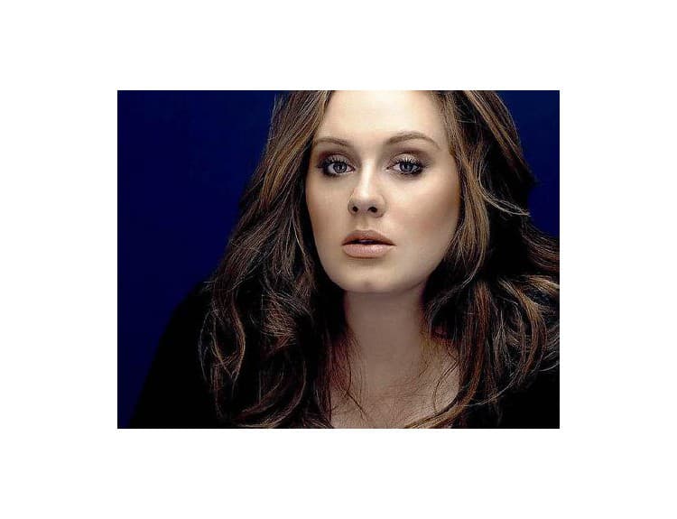 Speváčka Adele čaká svoje prvé dieťa