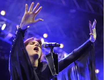 Florence Welch stratila hlas, zrušila koncerty