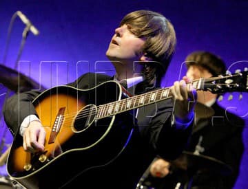 Foto: "Jaskynní chrobáci" Slovákov na koncert neprilákali Foto: "Jaskynní chrobáci" Slovákov na koncert neprilákali