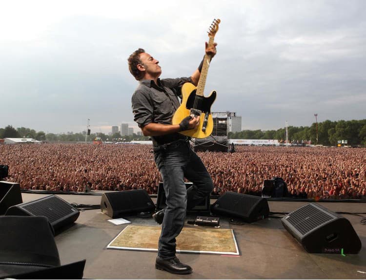 Bruce Springsteen nemohol dokončiť koncert, vypli mu prúd