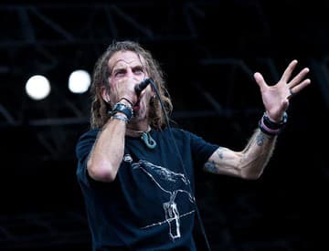 Speváka Lamb of God z väzenia v Česku pustia za 400-tisíc dolárov