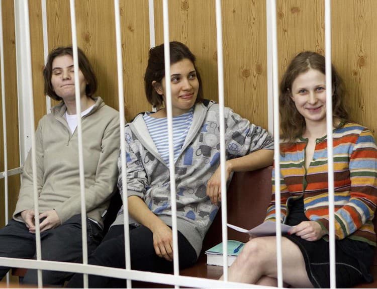 RHCP a Franz Ferdinand v Moskve podporili väznenú skupinu Pussy Riot