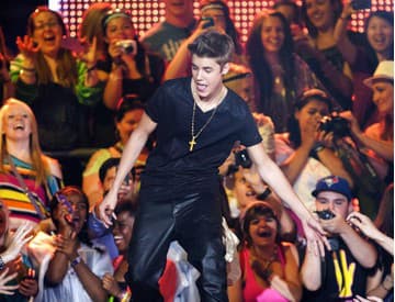 Paparazzo môže ísť za prenasledovanie Justina Biebera za mreže