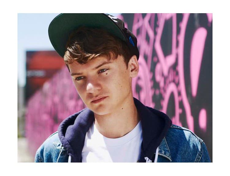 Britský rebríček dobyl 19-ročný objav Conor Maynard