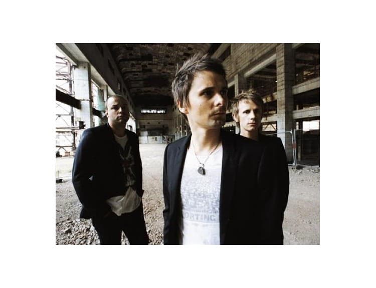 Muse po štvrtý raz v kariére dobyli albumový UK Chart