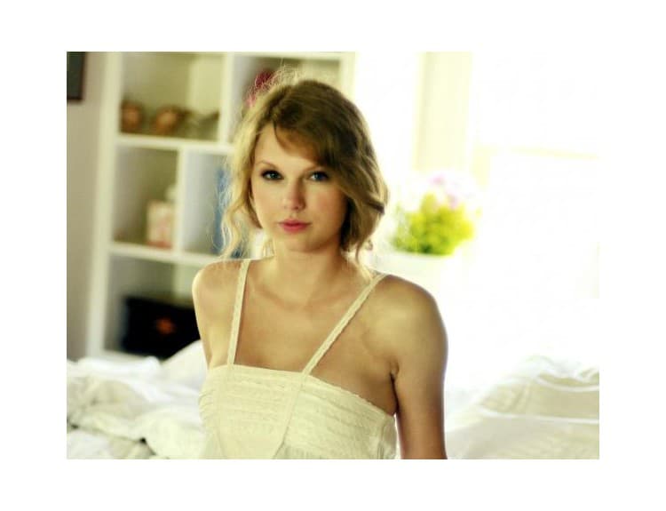 Taylor Swift na štvrtý pokus dobyla albumový UK Chart