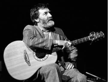 Vo veku 79 rokov zomrel džezový gitarista Rudolf Dašek Vo veku 79 rokov zomrel džezový gitarista Rudolf Dašek