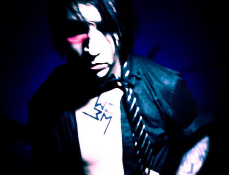 Marilyn Manson skolaboval počas koncertu