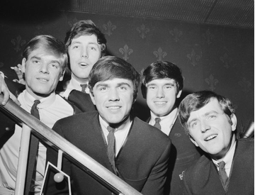 Zomrel Rick Huxley, basgitarista skupiny The Dave Clark Five Zomrel Rick Huxley, basgitarista skupiny The Dave Clark Five