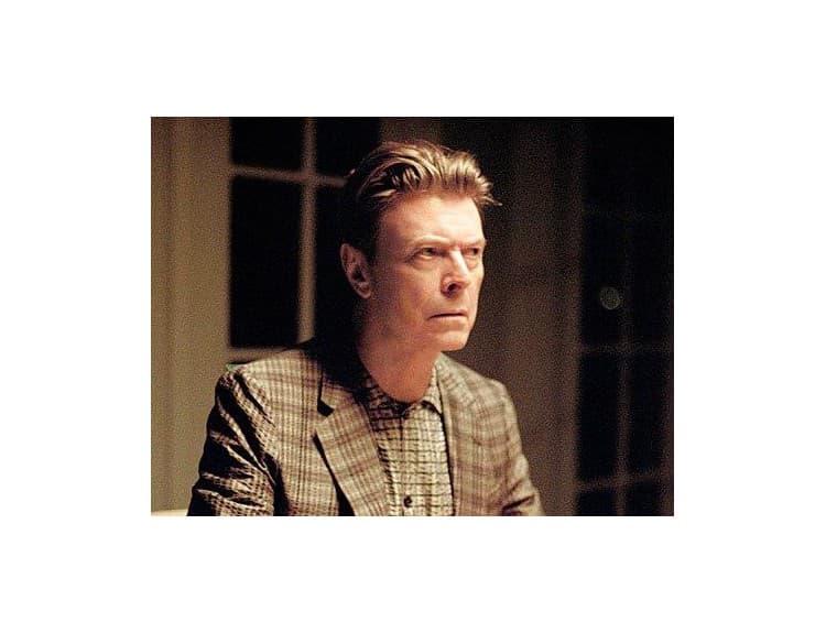 David Bowie zverejnil nový singel, sprevádza ho krátky film s Tildou Swinton