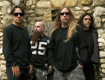 Zomrel gitarista Jeff Hanneman, spoluzakladateľ kapely Slayer