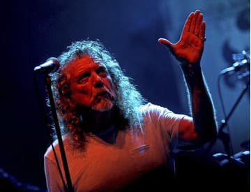 Speváka Led Zeppelin tri roky obťažovala zamilovaná fanúšička