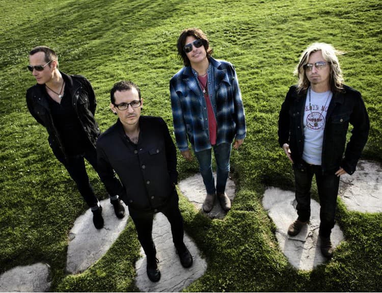 Stone Temple Pilots majú slávneho speváka, Dave Grohl hral so slávnou kapelou