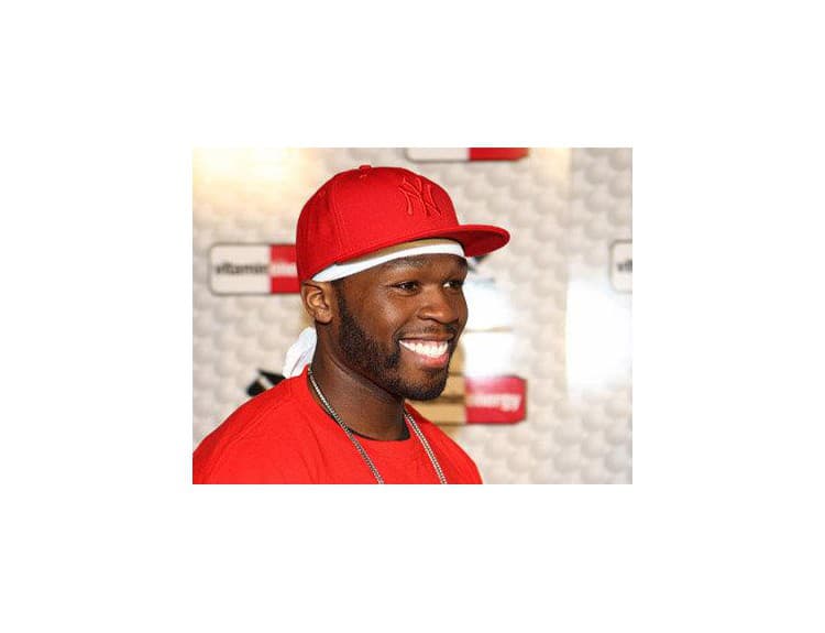 Výber z bulváru: 50 Cent zaplatil pohreb, Chad Kroeger z Nickelback je romantik