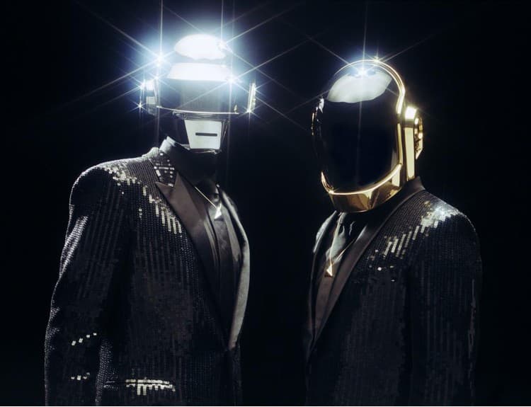 Daft Punk dobyli UK Chart s najrýchlejšie predávaným albumom roka