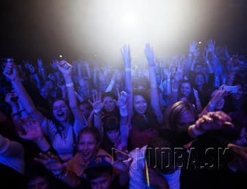 Foto: Celeste Buckingham a Majk Spirit zaplnili Refinery Gallery