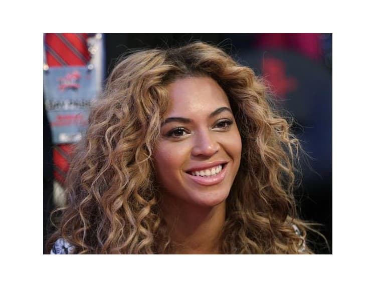 Rozprávková kráľovná Beyoncé: Vypočujte si jej novú pieseň Rise Up!