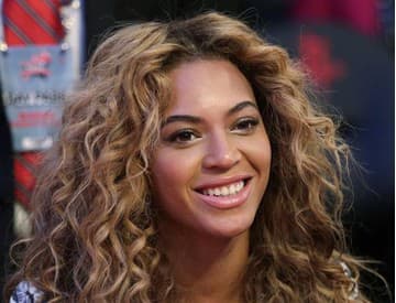 Rozprávková kráľovná Beyoncé: Vypočujte si jej novú pieseň Rise Up!