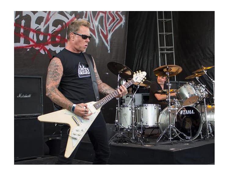 Metallica prekvapila fanúšikov: Na malom pódiu, za svetla a pod falošným menom!