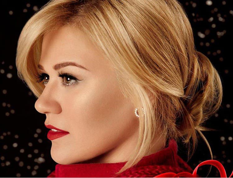 Kelly Clarkson vydá v októbri vianočný album