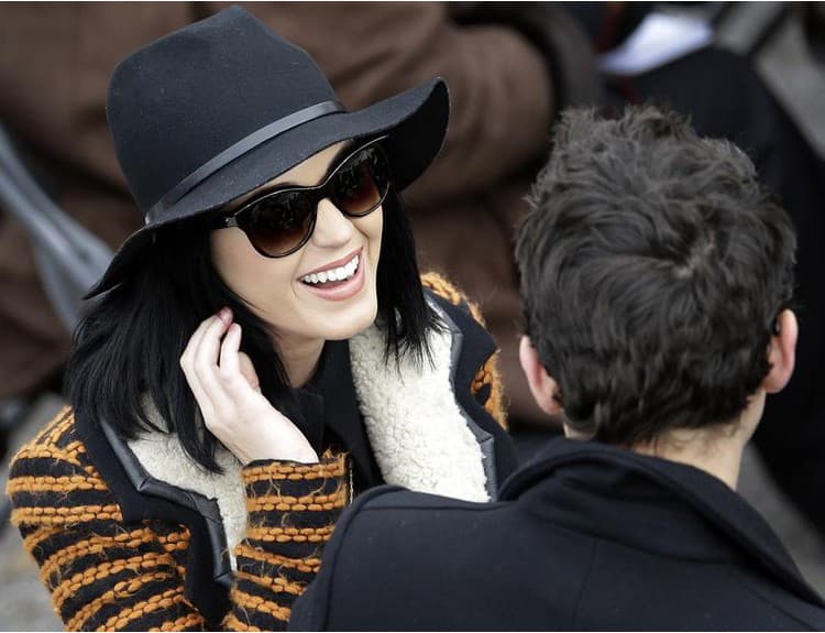 Katy Perry podporila nový album Johna Mayera