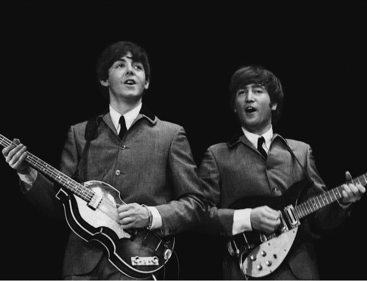 The Beatles ocenia ďalšími platinovými a zlatými platňami