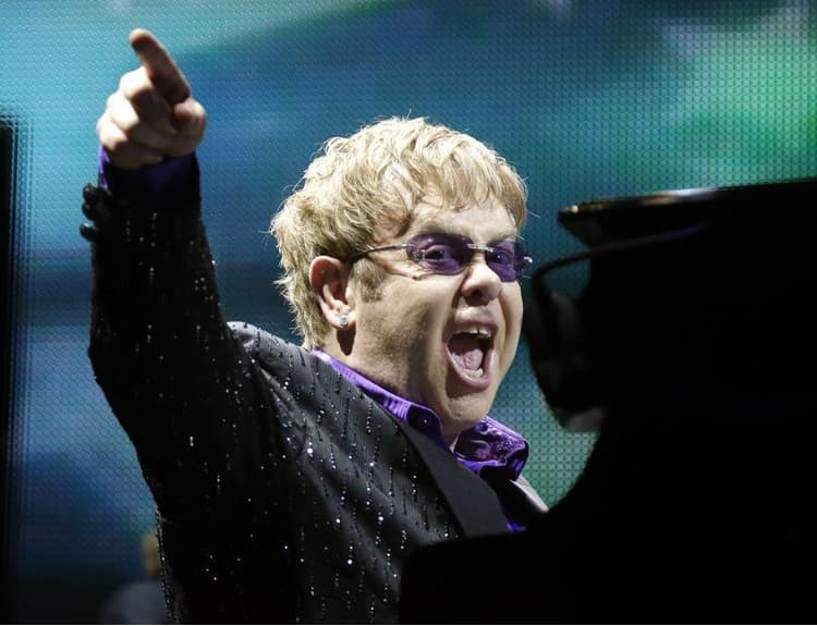 Elton John je oficiálne britskou kultúrnou ikonou. Vďaka Brit Awards