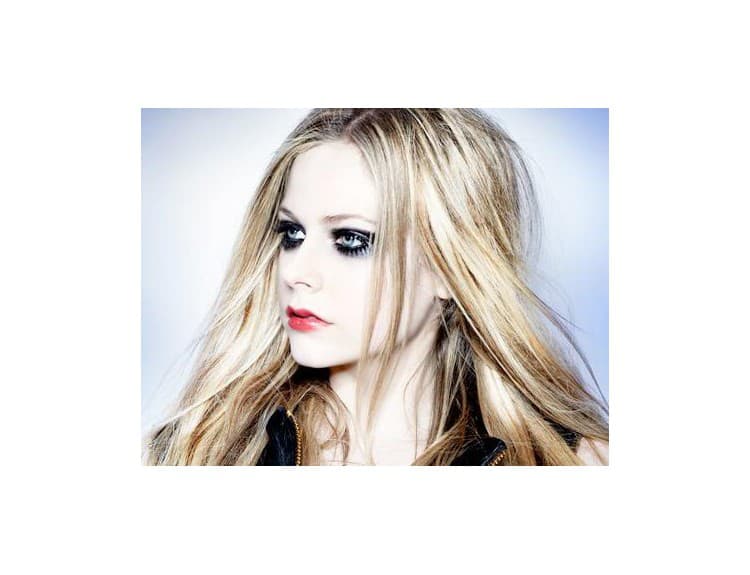 Nový album Avril Lavigne vyjde v novembri, bude na ňom aj duet s Mansonom