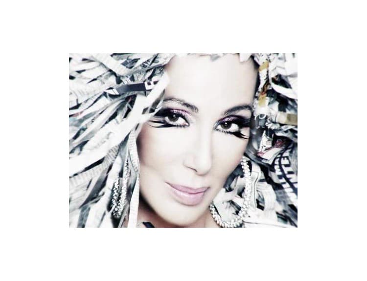 Cher prespievala skladbu Miley Cyrus, pozrite si lyric video