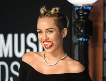 Bývalá detská hviezda Miley Cyrus: Marihuana je najlepšia droga na svete!