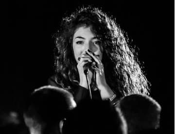 Lorde dobyla americký rebríček ako najmladšia od roku 1987