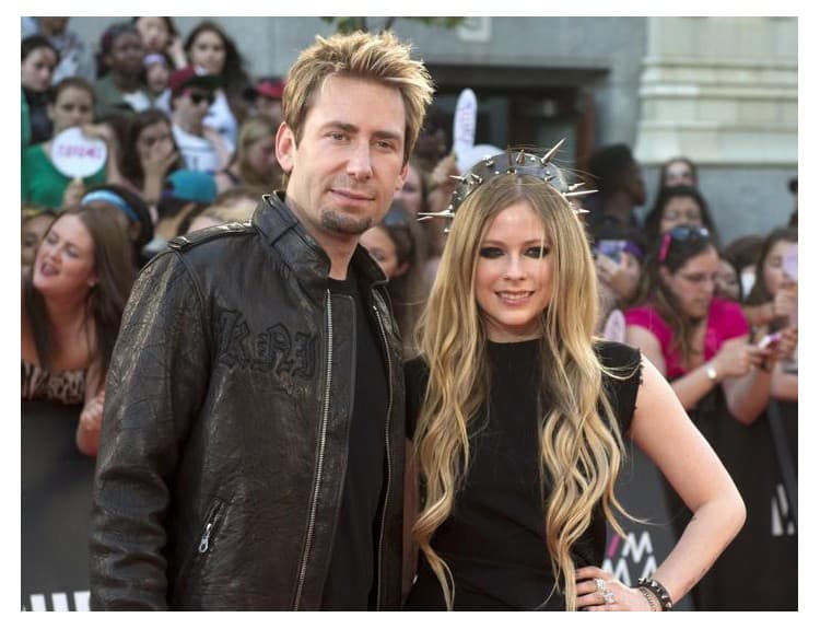 Manželský duet hviezd: Takto znie Avril Lavigne so spevákom z Nickelback