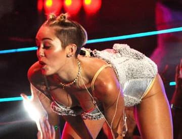 Na európskych cenách MTV bude o zábavu postarané - príde aj Miley Cyrus