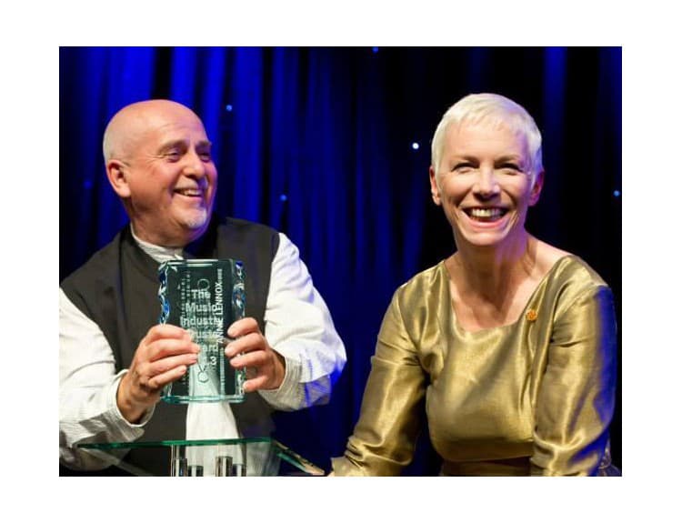 Annie Lennox udelili Music Industry Trusts Award