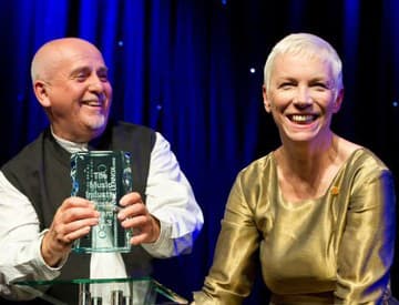 Annie Lennox udelili Music Industry Trusts Award