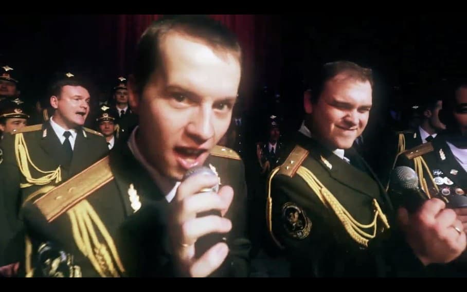 ruskí policajti prespievali Get Lucky