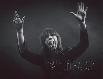 Foto: Britská legenda Primal Scream vystúpila prvýkrát v Bratislave